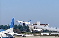 入間基地　航空祭　ブルーインパルス　T-4　自衛隊　航空自衛隊　BLUE INPULSE