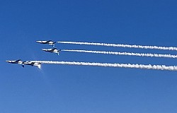 入間基地　航空祭　ブルーインパルス　T-4　自衛隊　航空自衛隊　BLUE INPULSE