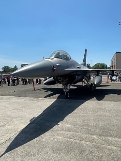 F-16