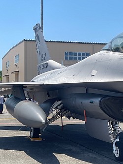 F-16