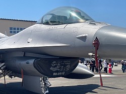 F-16