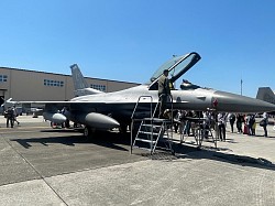 F-16