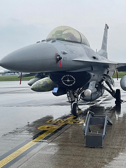 F-16